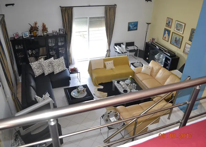 빌라 Beautiful Maisonette 네아 모우다니아