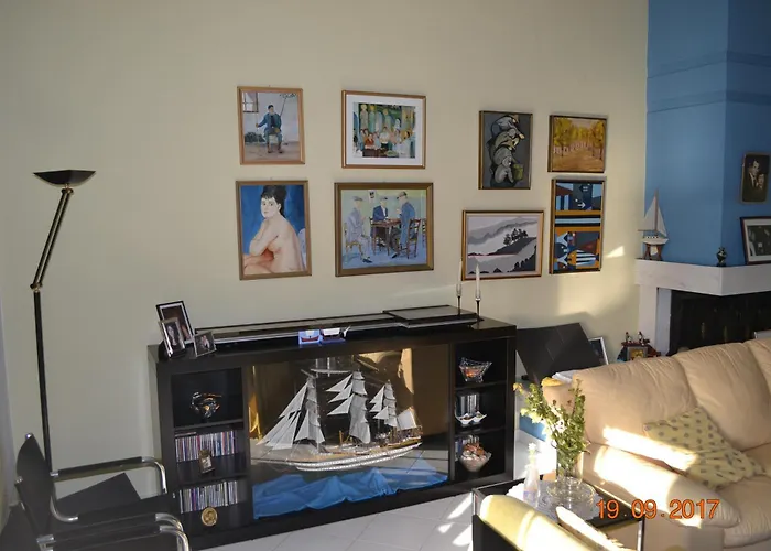 Beautiful Maisonette 네아 모우다니아