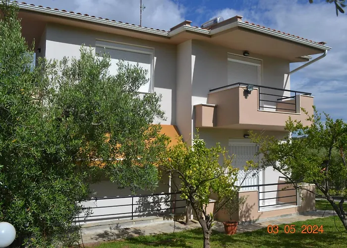 Beautiful Maisonette 네아 모우다니아