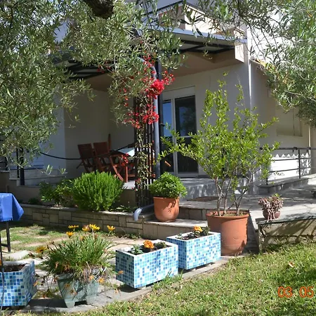 Vilă Beautiful Maisonette Nea Moudania